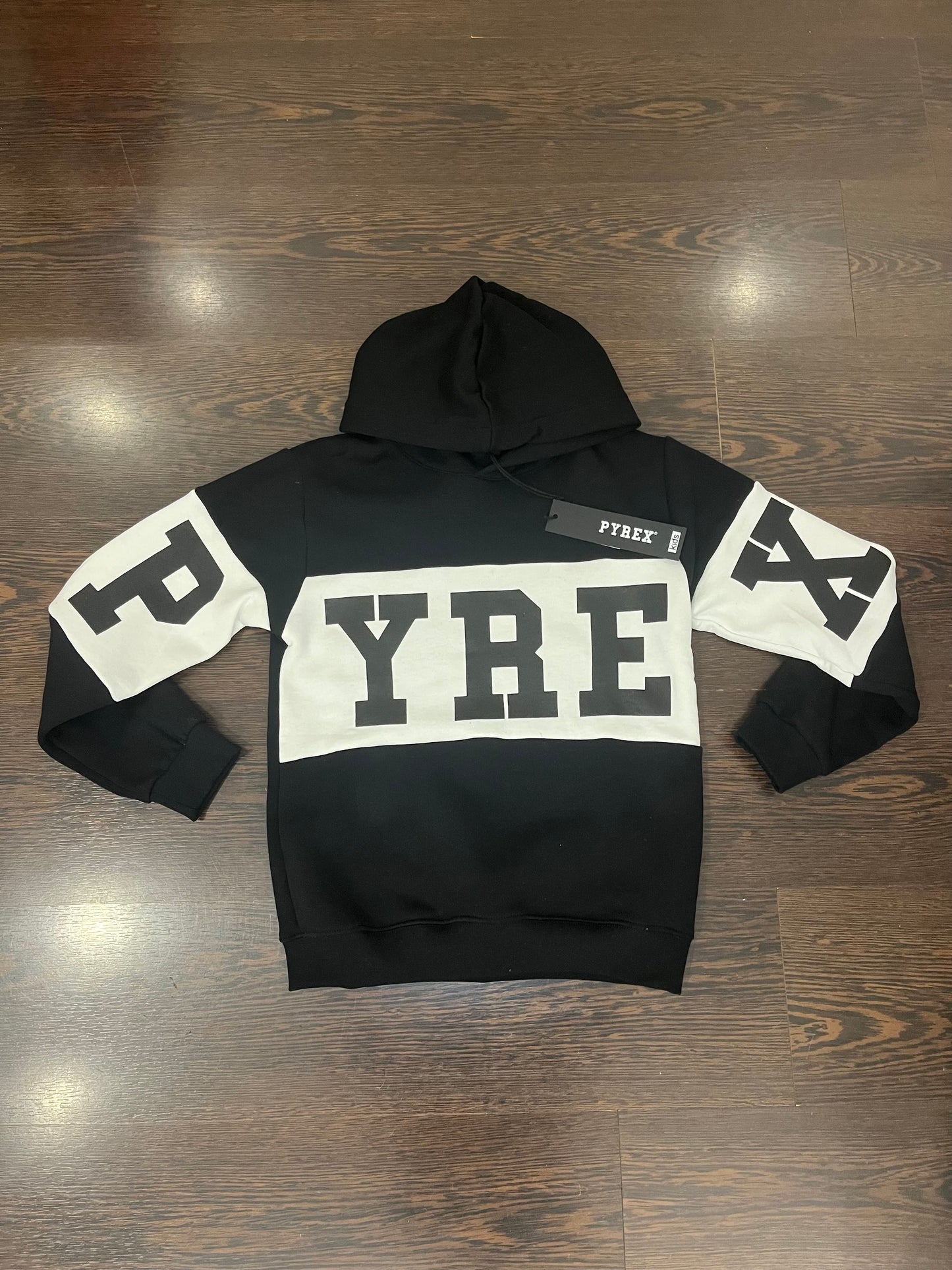 felpa pyrex bianca e nera